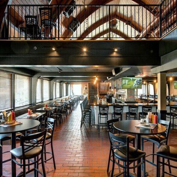 More Photos Of 303 E Kensington Rd, Mount Prospect Restaurant For Sale