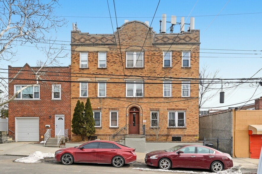 Primary Photo Of 3910 Seton Ave, Bronx Apartments For Sale