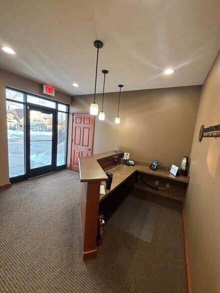 More Photos Of 1820-1824 N 169th Plz, Omaha Office For Lease