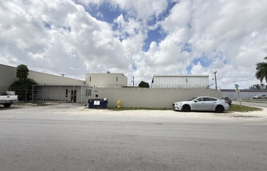 More Photos Of 14060 NW 19th Ave, Miami Manufacturing For Sale