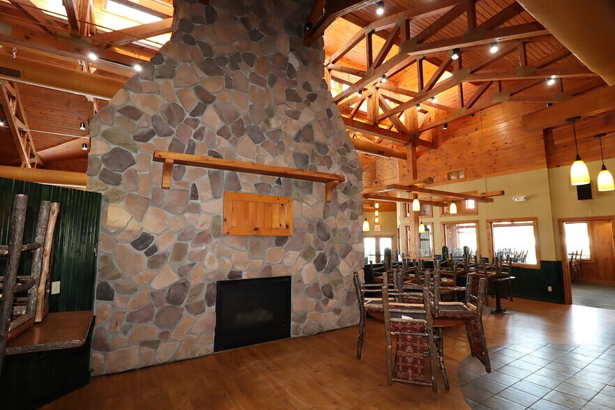 More Photos Of 30580 Hwy 2, Ashland General Retail For Lease