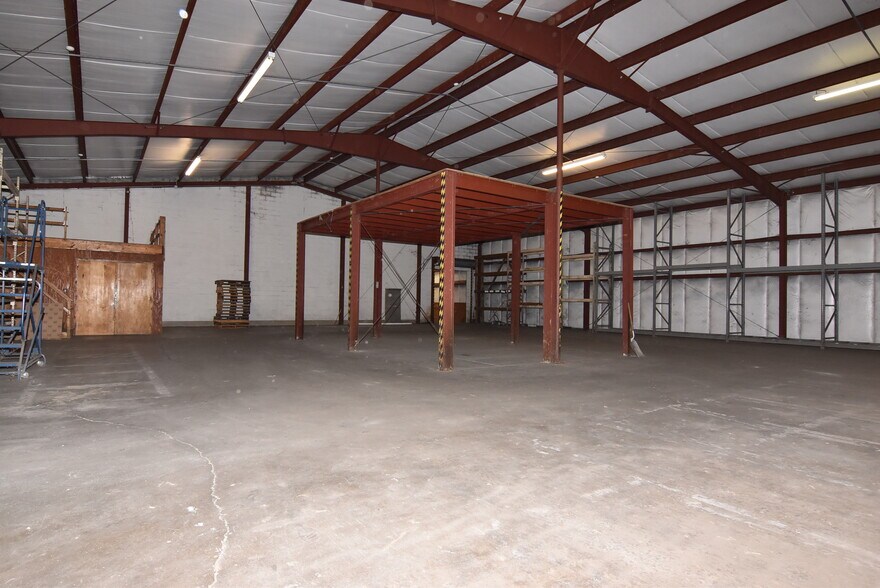 More Photos Of 38148 Bi State Blvd, Delmar Flex For Lease