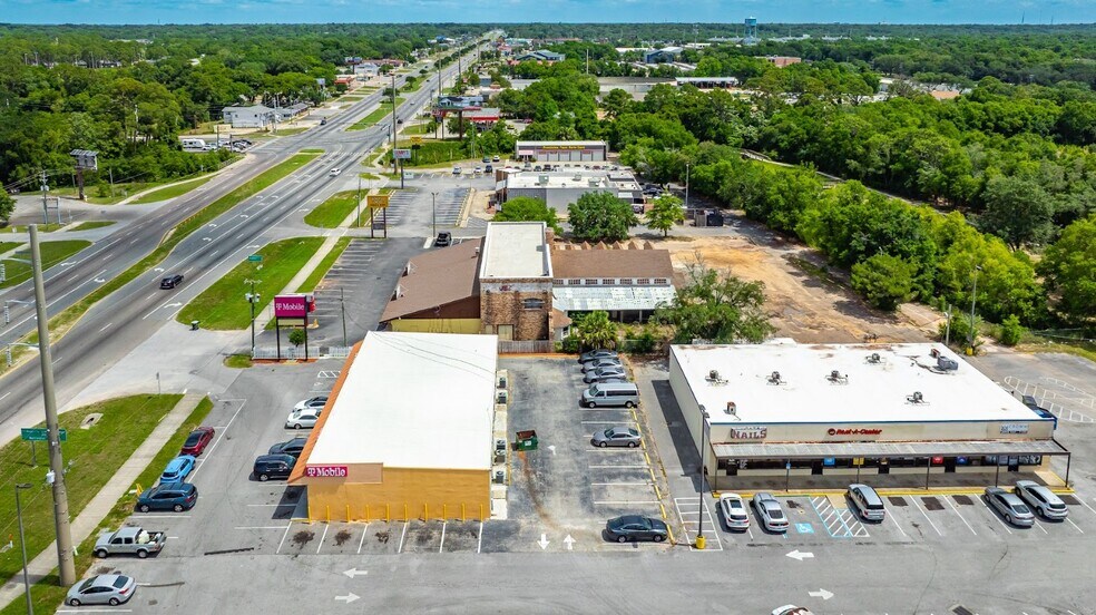 More Photos Of 610 N Navy Blvd, Pensacola Freestanding For Lease