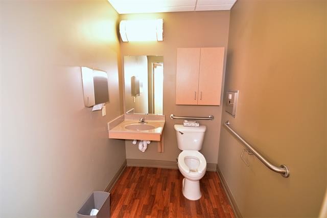 More Photos Of 7240 S US 231, Huntingburg Medical For Lease