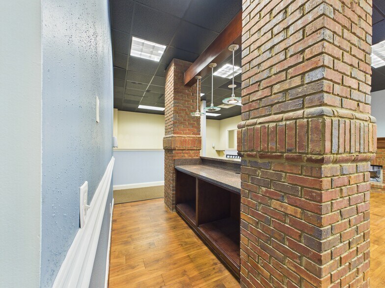 More Photos Of 7559 Kayne Blvd, Columbus Freestanding For Lease