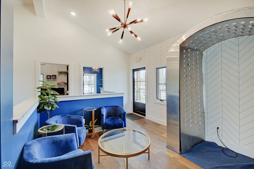 More Photos Of 1506 W Smith Valley Rd, Greenwood Office For Lease