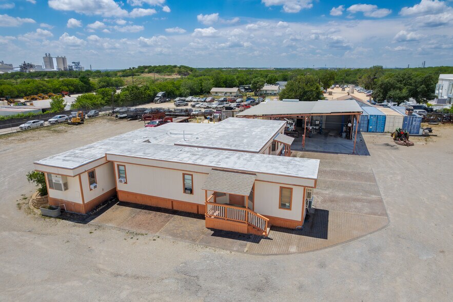 More Photos Of 4350 Naco Pass, San Antonio Service For Sale