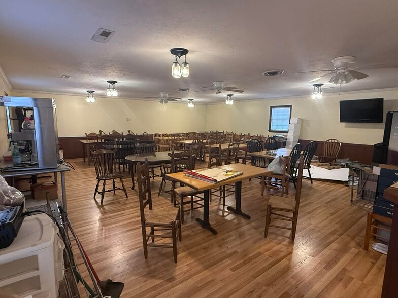 More Photos Of 8063 Old US 421, Lillington Restaurant For Sale