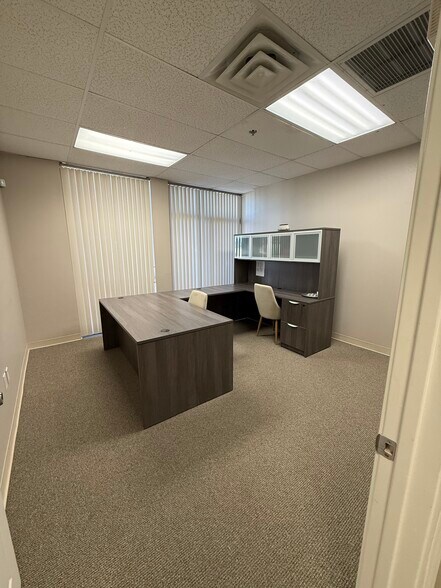 More Photos Of 4220 N 20th Ave, Phoenix Medical For Lease