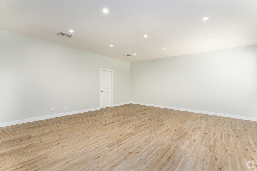 More Photos Of 4220 E Los Angeles Ave, Simi Valley Loft Creative Space For Lease
