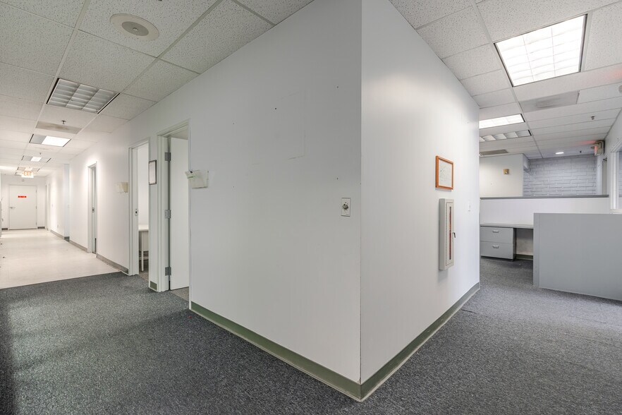 More Photos Of 700-710 W Wilson Ave, Glendale Office For Lease