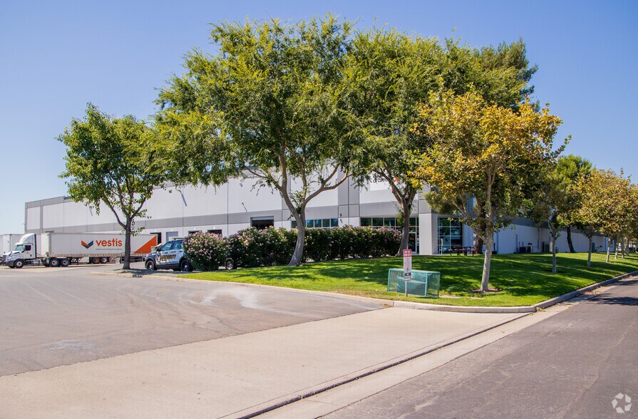 More Photos Of 1641 E Citation St, Stockton Warehouse For Lease