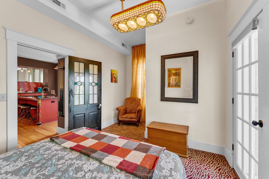 More Photos Of 87 Spring St, Eureka Springs Storefront Retail Residential For Sale