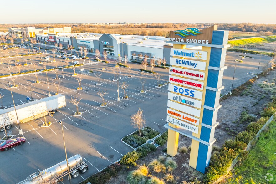 More Photos Of 8320 Delta Shores Cir S, Sacramento Freestanding For Sale