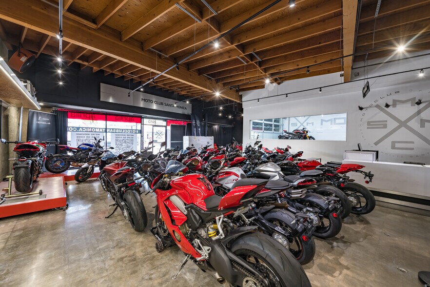 More Photos Of 2011-2013 Lincoln Blvd, Santa Monica General Retail For Sale