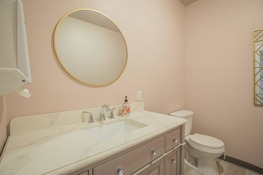 More Photos Of 48 Griffin St, McDonough Storefront For Sale