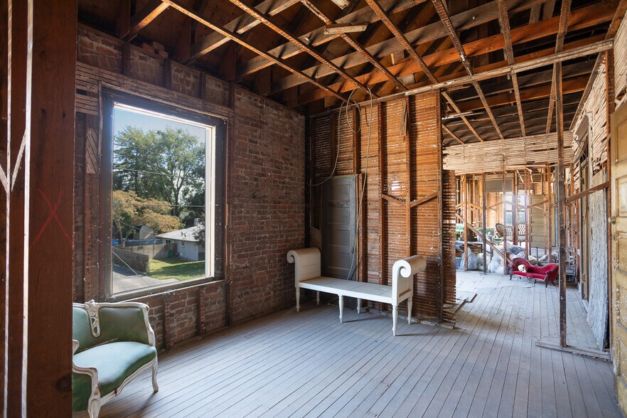 More Photos Of 479 B St, Biggs Storefront Retail Office For Sale