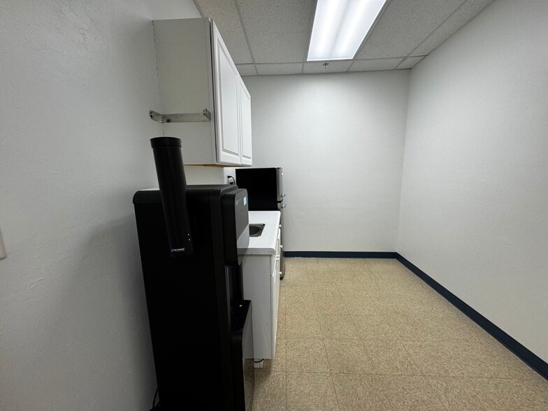 More Photos Of 1455 Rail Head Blvd, Naples Warehouse For Sale