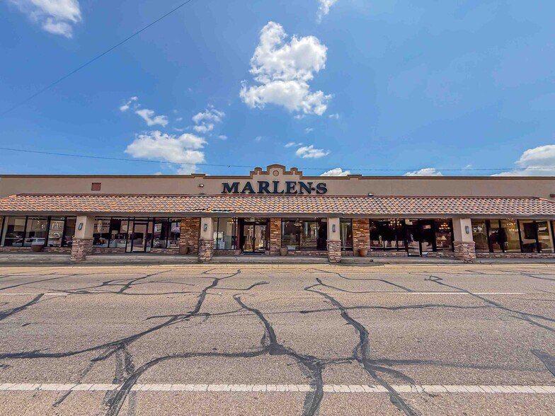 More Photos Of 405 E 2nd St, Rio Grande City Supermarket For Sale