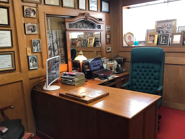 More Photos Of 1409 I-45 Fwy, Conroe Industrial For Lease