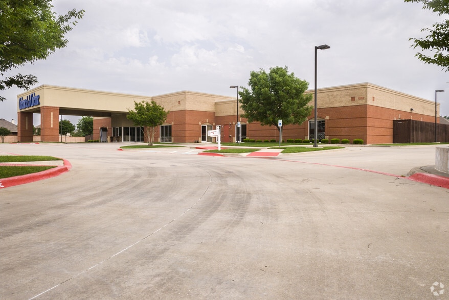 Primary Photo Of 1207 W McDermott Dr, Allen Daycare Center For Lease
