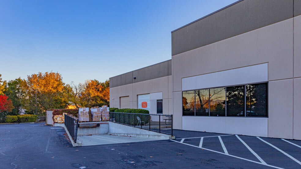 More Photos Of 435-445 Devlin Rd, Napa Research And Development For Lease