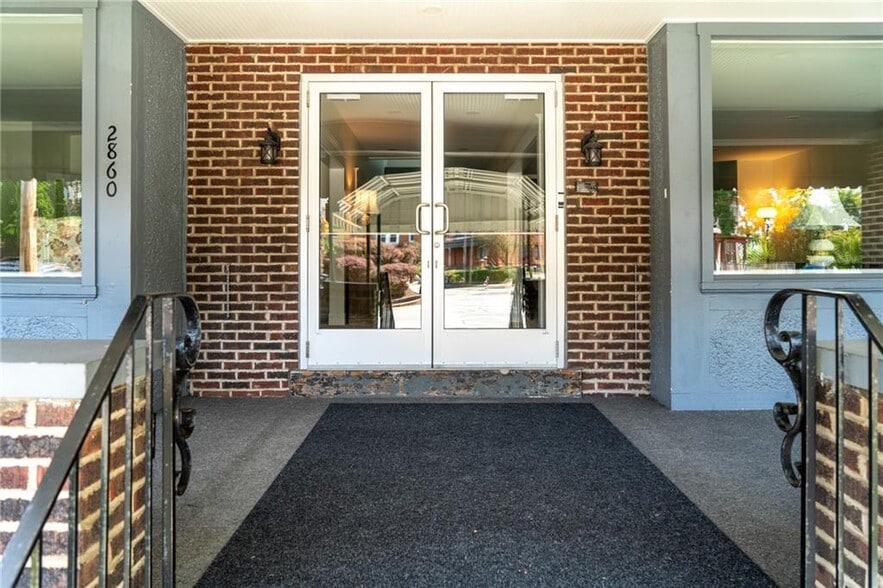 More Photos Of 2860 Perrysville Ave, Pittsburgh Funeral Home For Sale