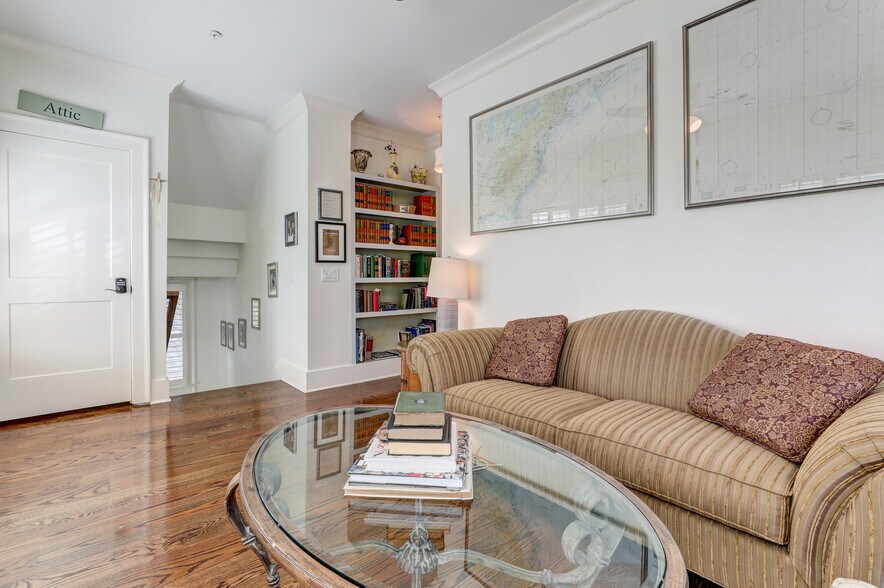 More Photos Of 2972 Lookout Pl NE, Atlanta Office Residential For Sale