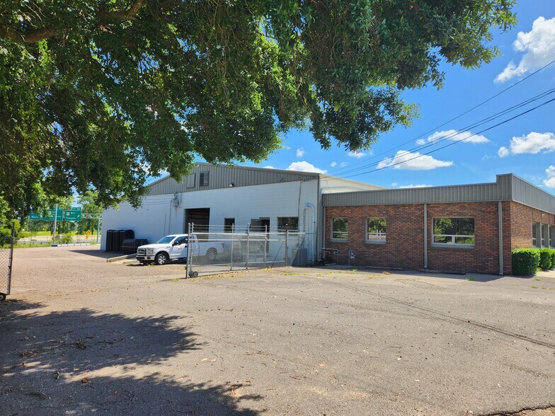 More Photos Of 5365 Willis Rd, Theodore Service For Sale