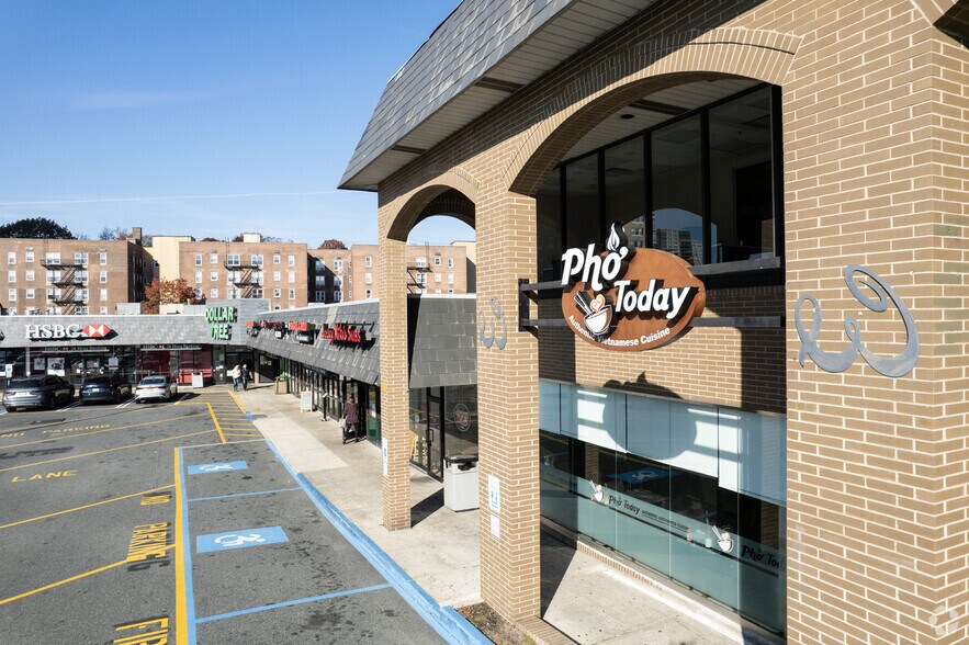 Primary Photo Of 2151 Lemoine Ave, Fort Lee Storefront For Lease