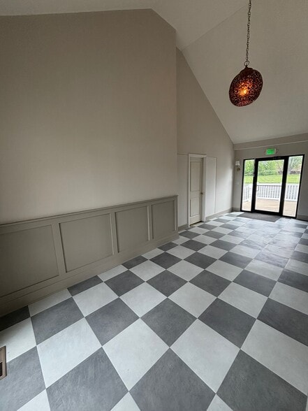 More Photos Of 600 S Barron St, Eaton Office For Lease
