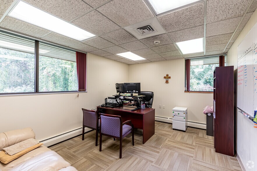 More Photos Of 613 New Britain Ave, Farmington Office For Lease