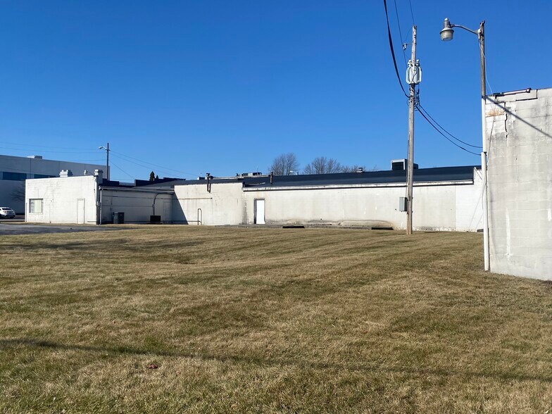 More Photos Of 245 Erie St, Huntington Industrial For Sale