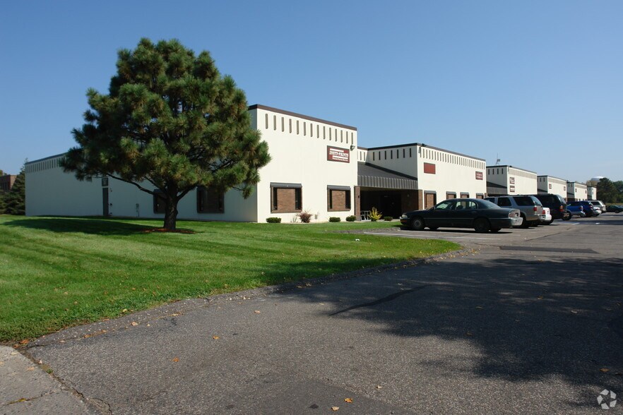More Photos Of 8800-8840 7th Ave N, Golden Valley Warehouse For Lease