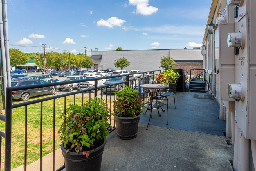 More Photos Of 105 E Center St, Mebane Office For Lease