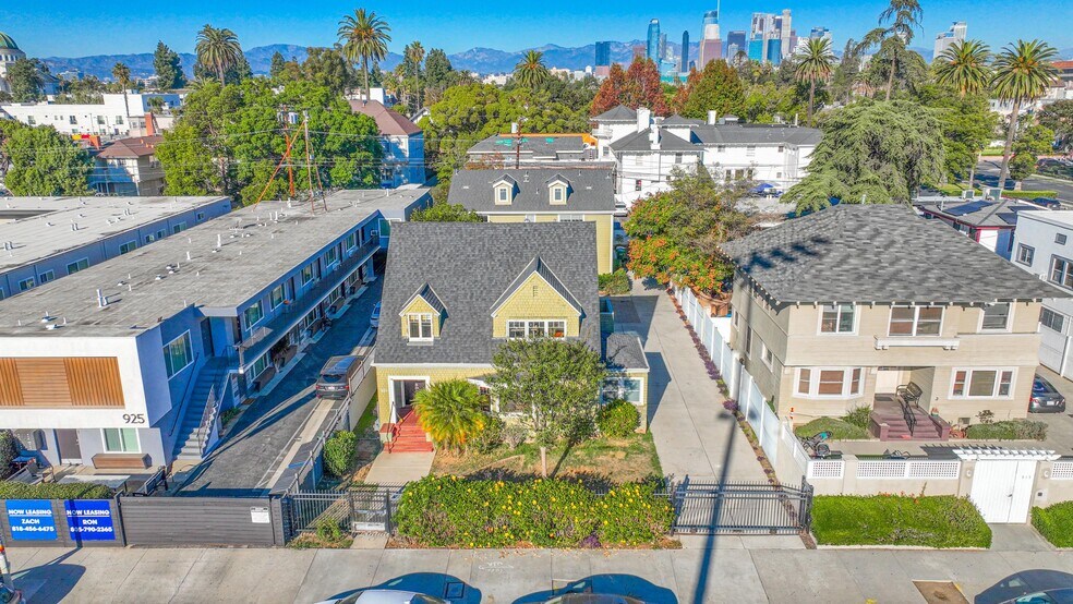 More Photos Of 921 W 30th St, Los Angeles Apartments For Sale