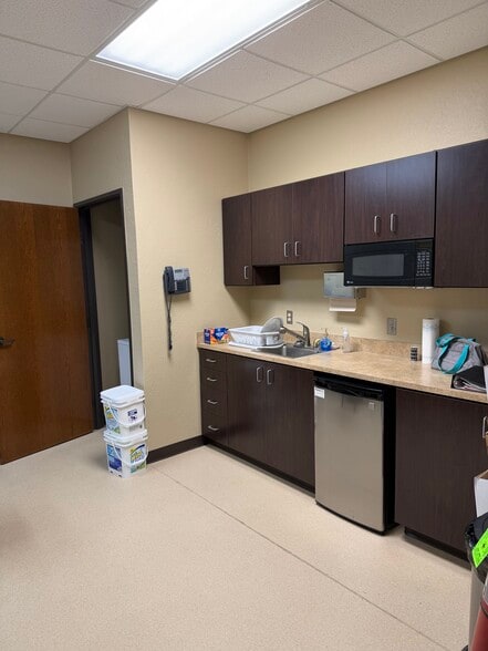 More Photos Of 1224 SW 104th St, Oklahoma City Medical For Lease
