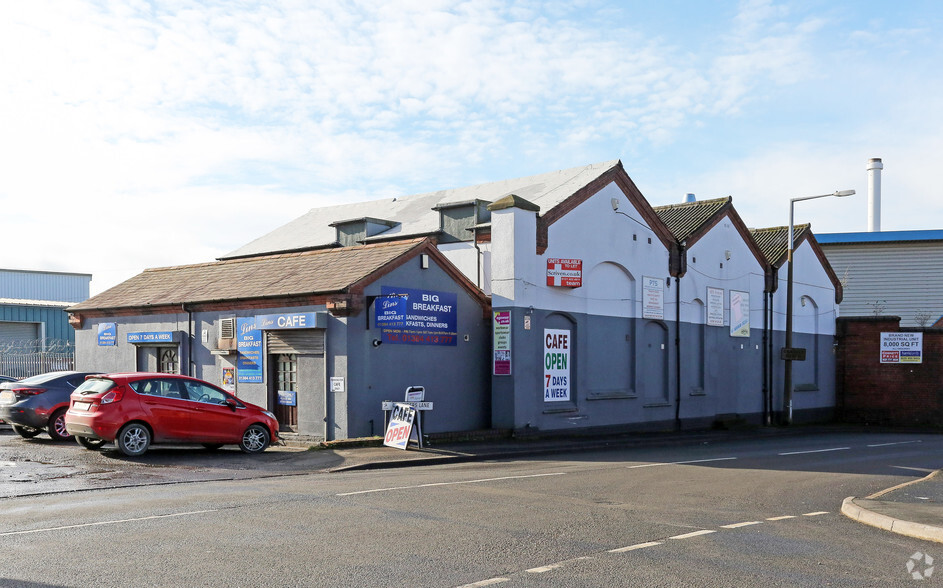 Primary Photo Of 76 Graingers Ln, Cradley Heath Service For Lease