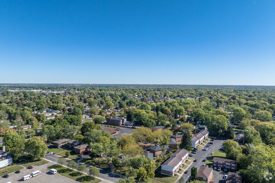 More Photos Of 1462 Elaine Rd, Columbus Apartments For Sale