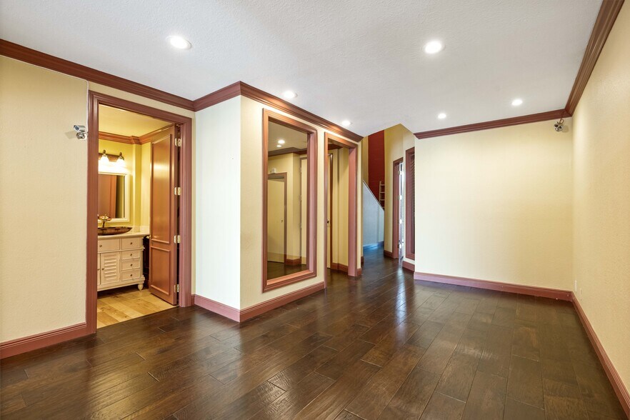 More Photos Of 658 W Indiantown Rd, Jupiter Medical For Sale