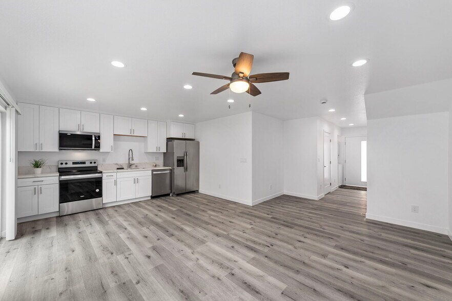 More Photos Of 2956 Ulric St, San Diego Apartments For Sale