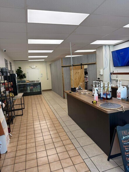 More Photos Of 2110-2112 E Main St, Louisville Freestanding For Lease