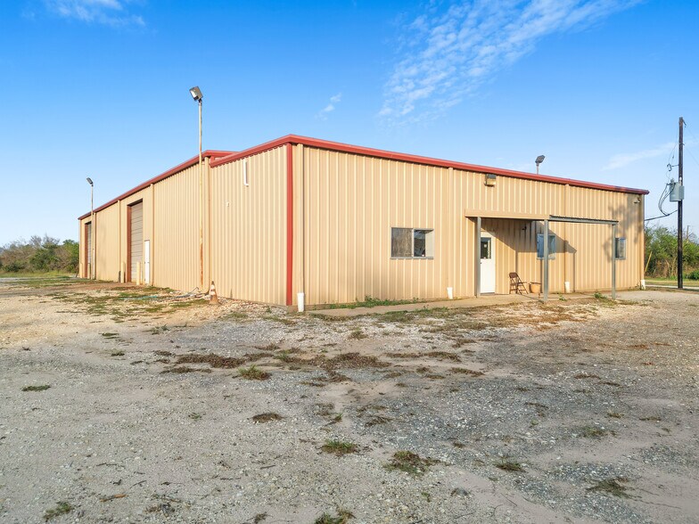 More Photos Of 9360 Osr, Midway Specialty For Lease