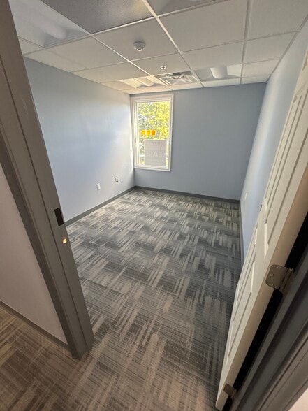 More Photos Of 9123 Old Annapolis Rd, Columbia Storefront Retail Office For Lease