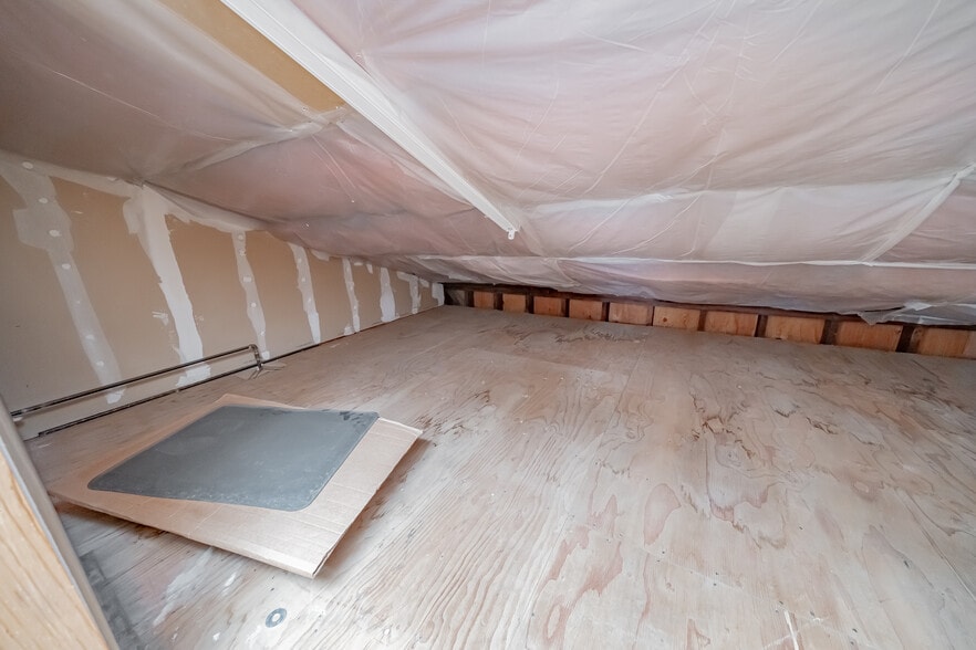 More Photos Of 2894 Ettie St, Oakland Distribution For Lease