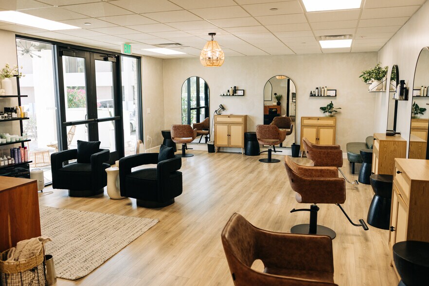 More Photos Of 5115 N Scottsdale Rd, Scottsdale Freestanding For Lease