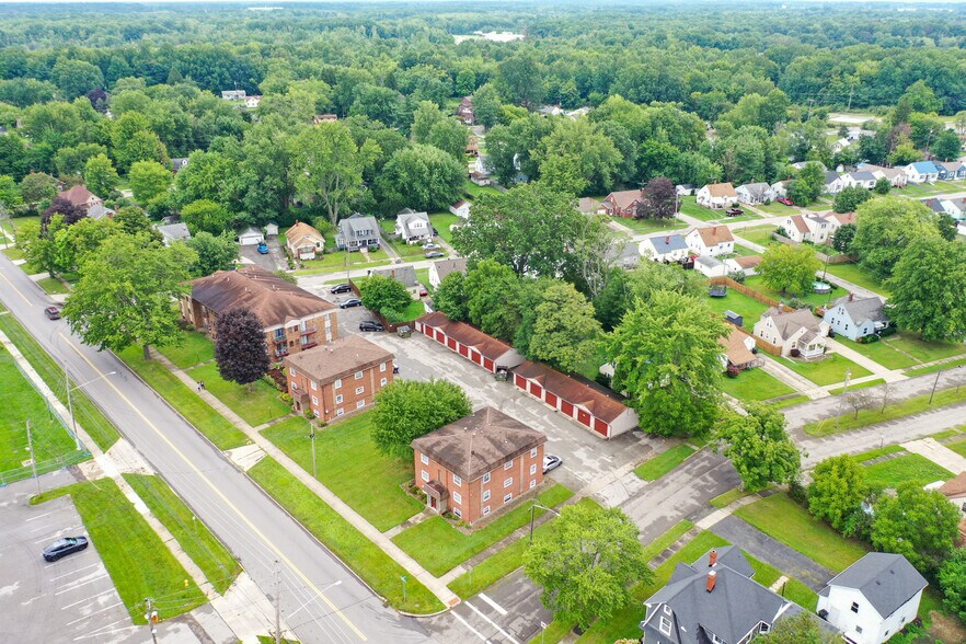 Primary Photo Of 1810-1860 Mahoning Ave, Warren Apartments For Sale