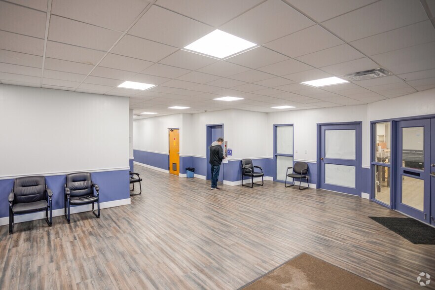 More Photos Of 8425 120th St, Delta Medical For Lease