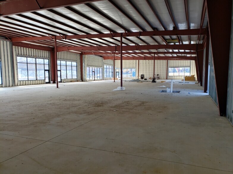 More Photos Of 5660 Pebble Village Ln, Noblesville Storefront For Lease