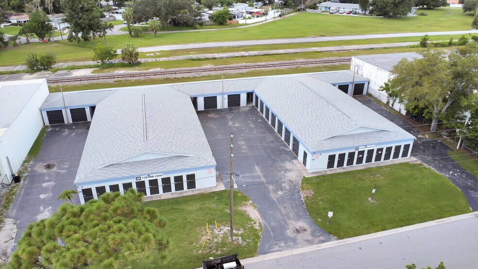 More Photos Of 3500 Morris St N, Saint Petersburg Self Storage For Lease